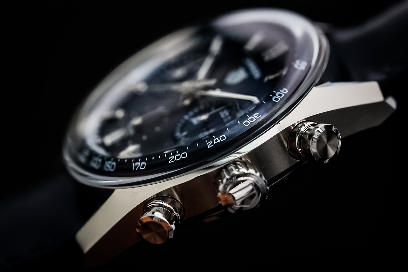 Introducing The 39mm TAG Heuer Carrera Chronograph Glassbox (Live